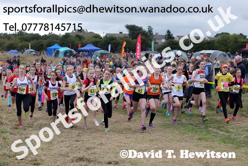 Girls under-13s Start Fitness NEHL, Wrekenton, Gateshead. Photo: David T. Hewitson/Sports for All Pics